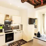La Casa Di Gio\' 295 Apartments